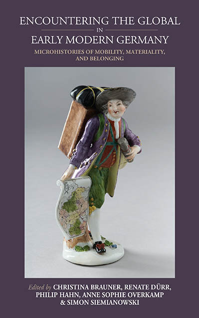 Buchcover. Foto einer Porzellanfigur eines Mannes in historischer Kleidung mit grünem Mantel, rotem Halstuch und braunem Hut, der eine Tasche und einen Stock hält.